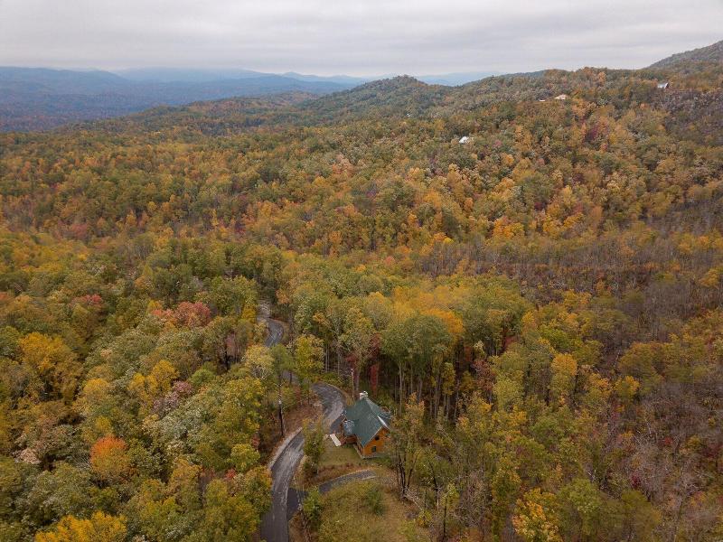 Lone Wolf Lodge By Jackson Mountain Rentals
