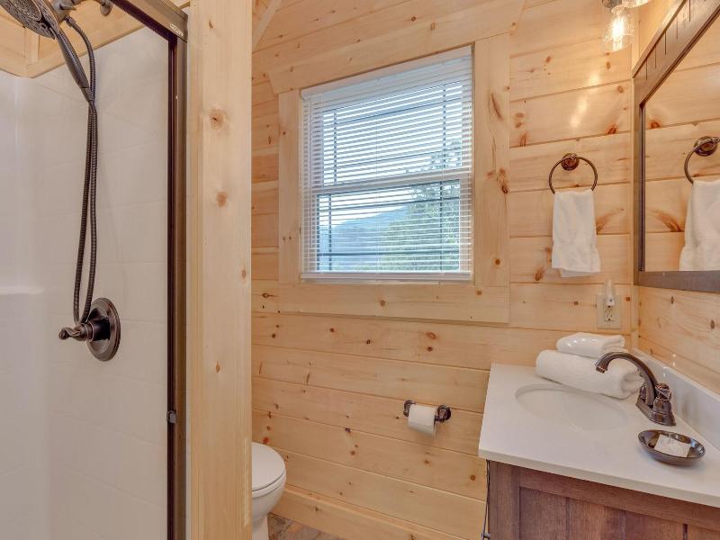Lone Wolf Lodge By Jackson Mountain Rentals