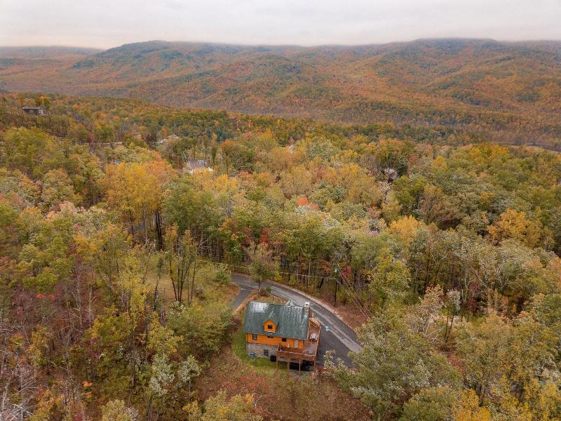 Lone Wolf Lodge By Jackson Mountain Rentals