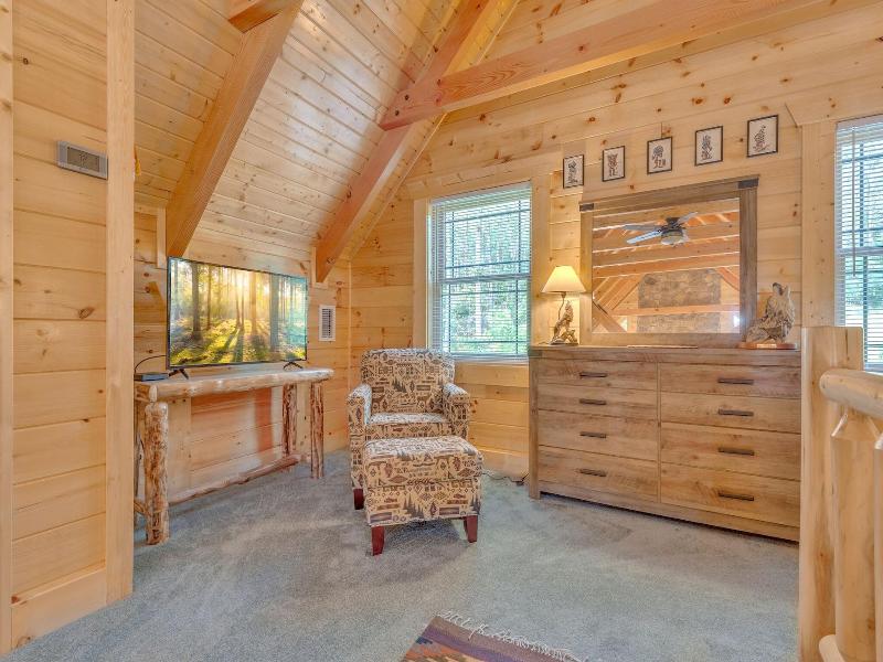 Lone Wolf Lodge By Jackson Mountain Rentals — photo 7