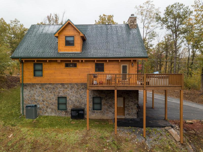 Lone Wolf Lodge By Jackson Mountain Rentals — photo 43