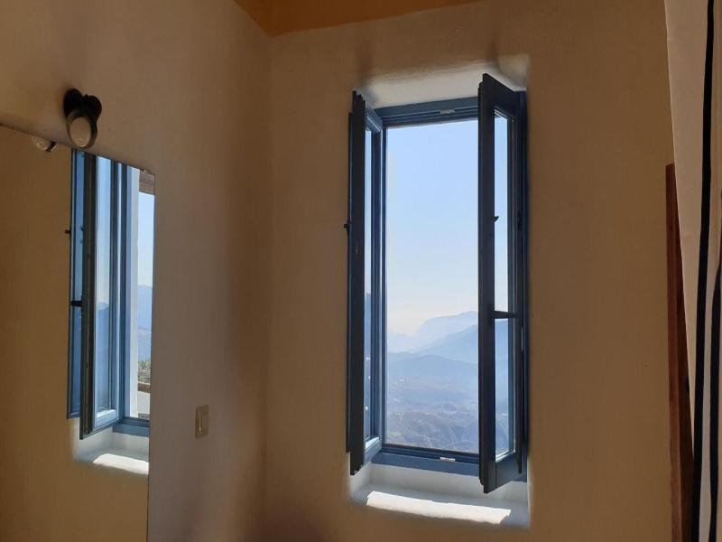 Las Chimeneas image
