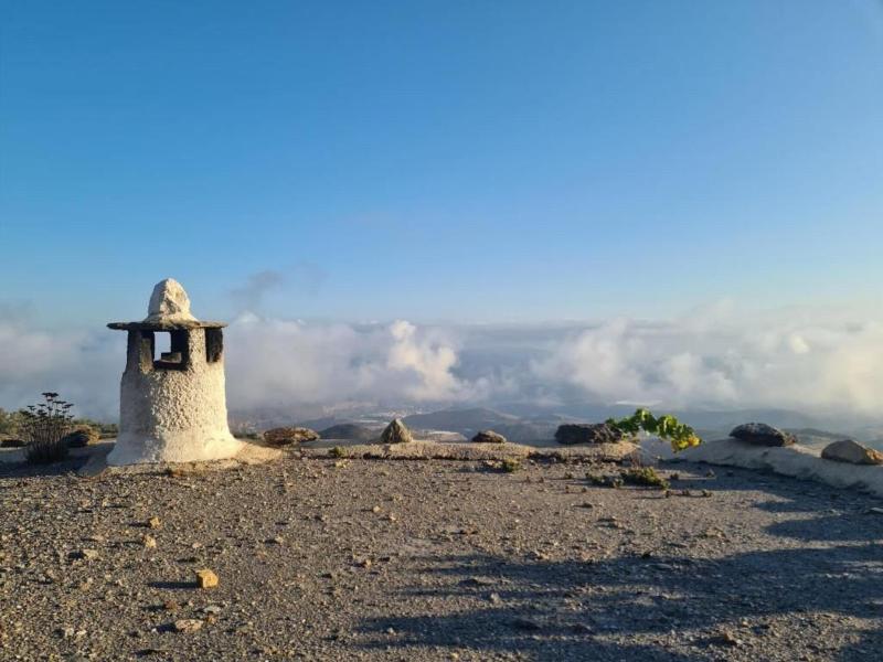 Las Chimeneas image