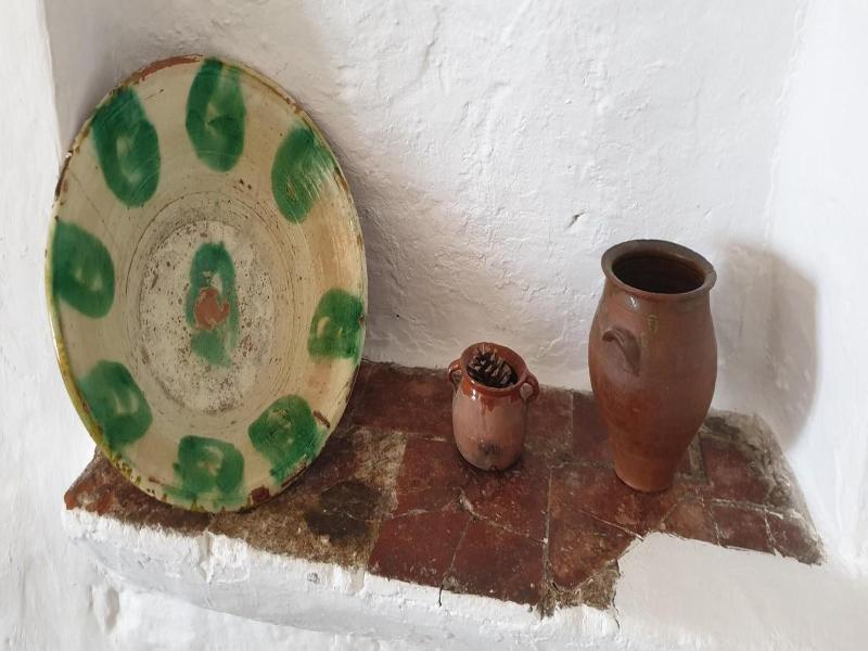 Las Chimeneas image