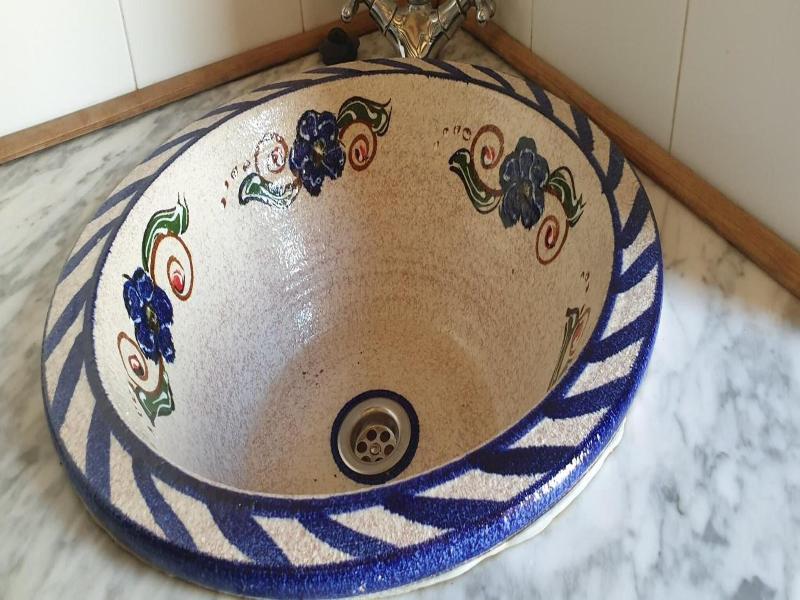 Las Chimeneas image