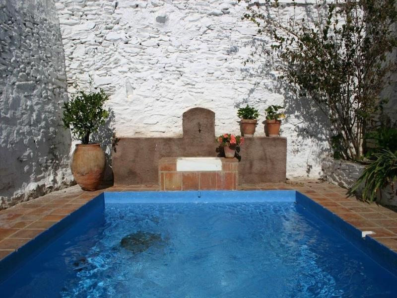 Las Chimeneas image