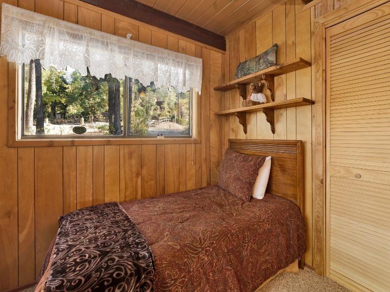 Mountain Hideaway On Maryland #2494 image