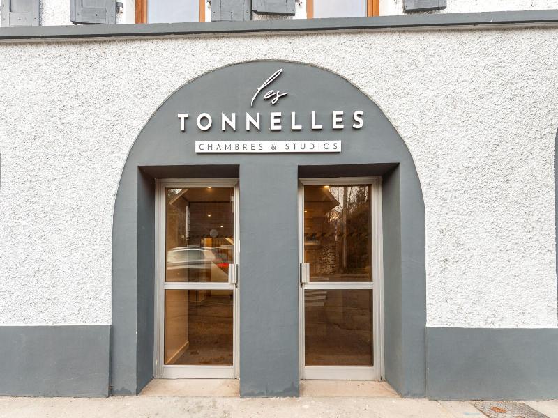 Les Tonnelles image