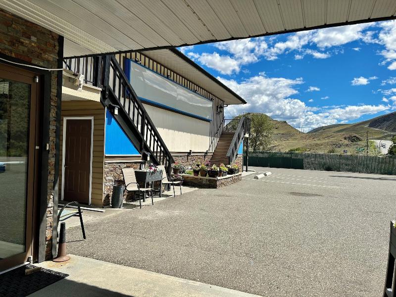 Riverside Motel
