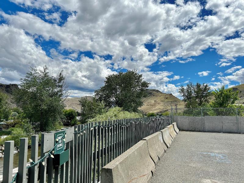 Riverside Motel