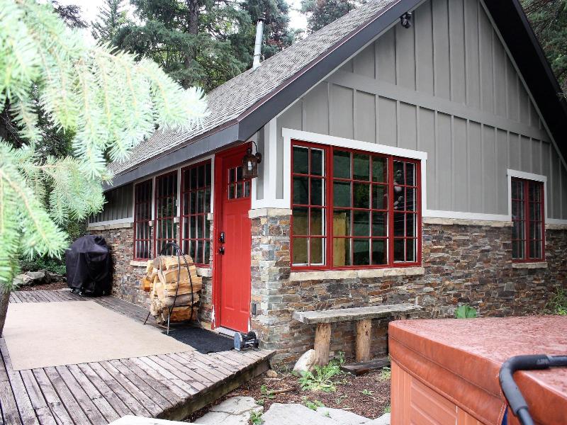 Hideaway Above The Stream, Provo