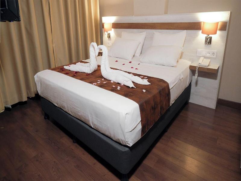 Kanyonvadi Hotel image