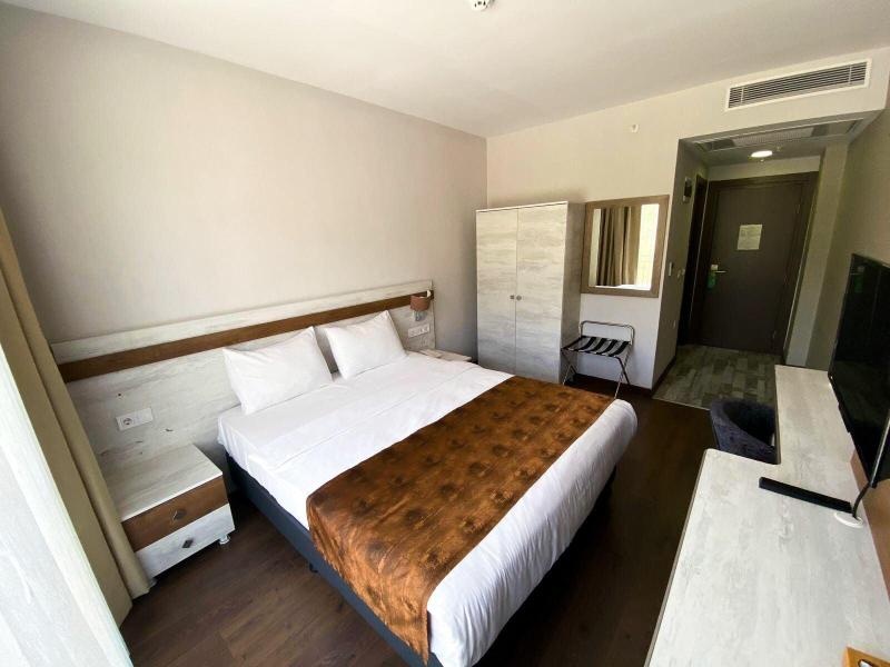 Kanyonvadi Hotel image