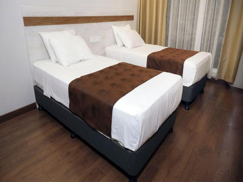 Kanyonvadi Hotel image