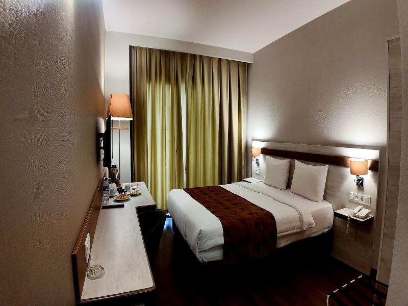 Kanyonvadi Hotel image