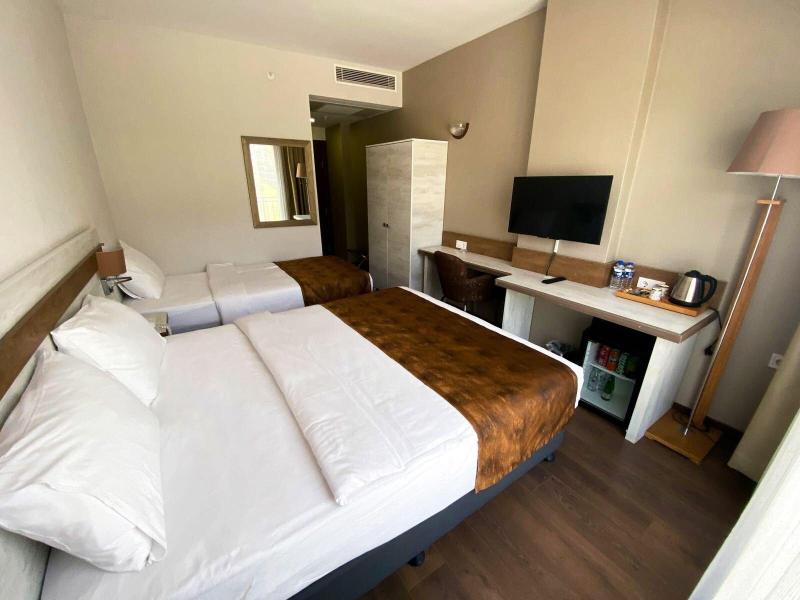 Kanyonvadi Hotel image