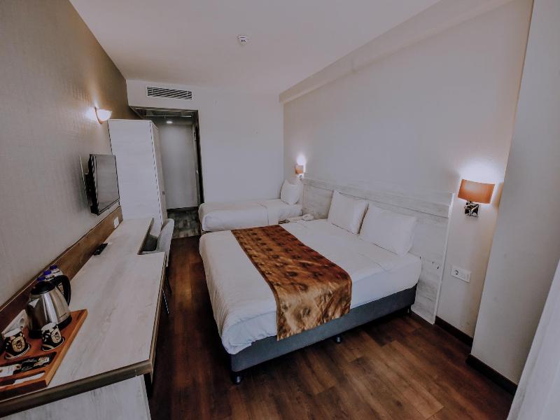 Kanyonvadi Hotel image
