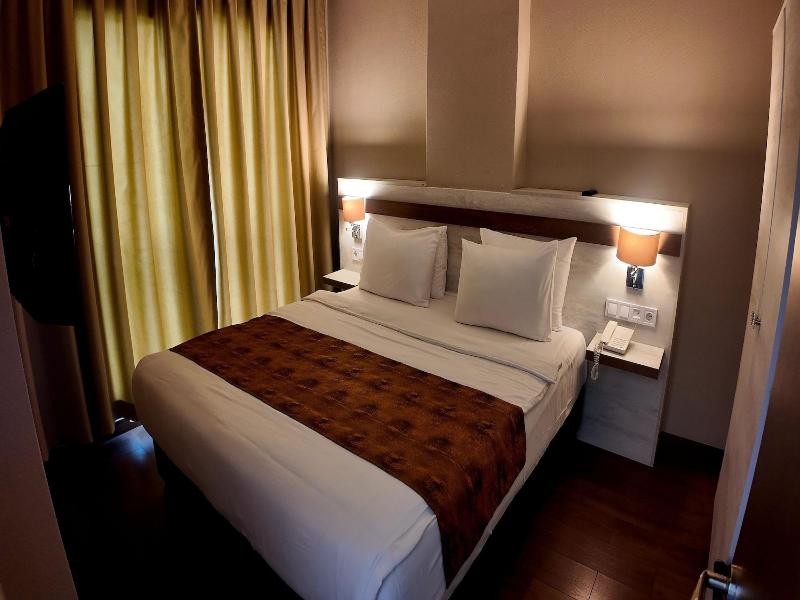 Kanyonvadi Hotel image