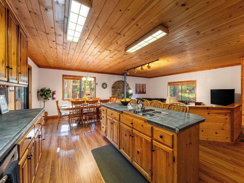 Whiskey Springs By Avantstay Classic Cabin Near  image