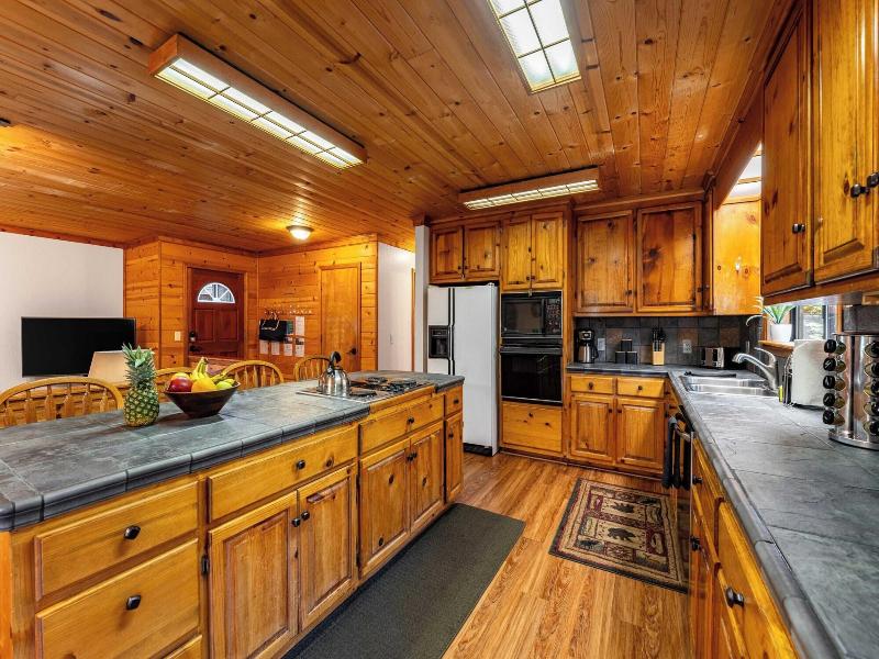 Whiskey Springs By Avantstay Classic Cabin Near  image