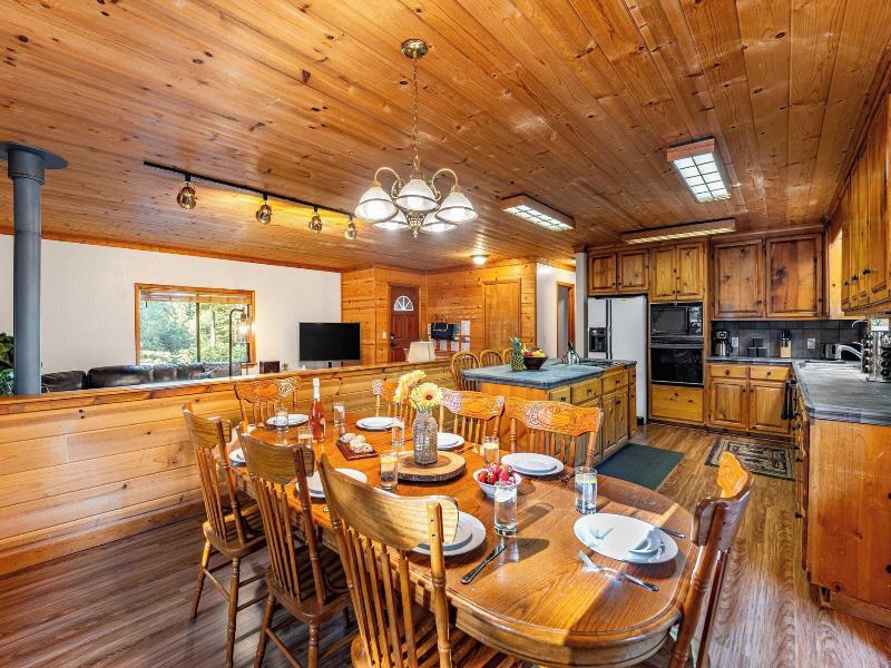 Whiskey Springs By Avantstay Classic Cabin Near  image