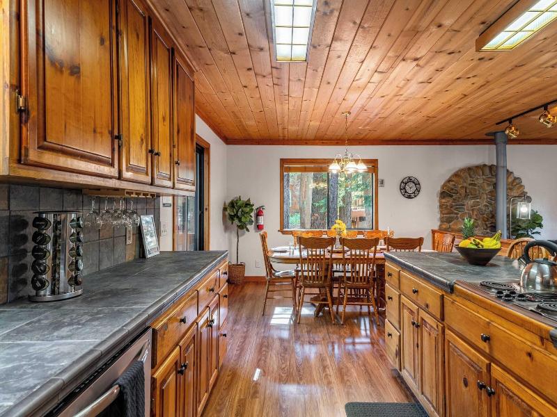 Whiskey Springs By Avantstay Classic Cabin Near  image