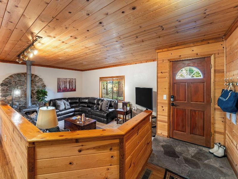 Whiskey Springs By Avantstay Classic Cabin Near  image