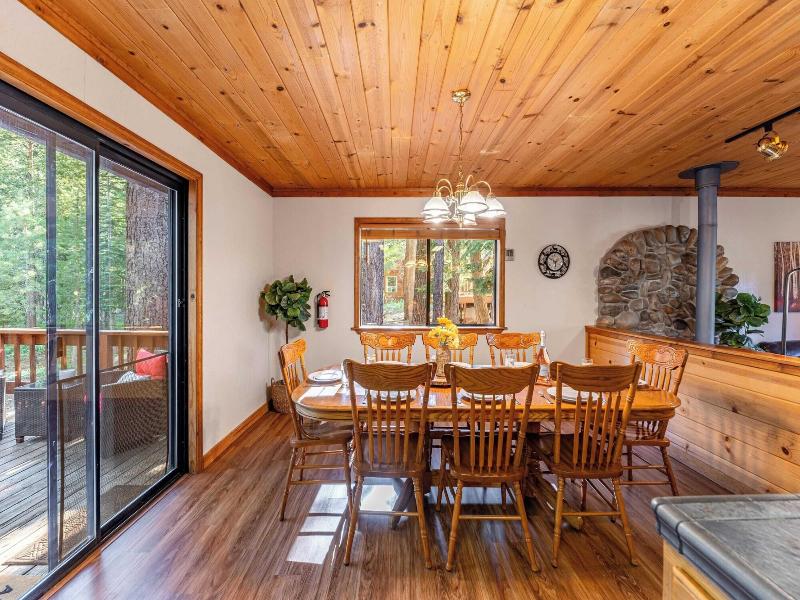 Whiskey Springs By Avantstay Classic Cabin Near  image