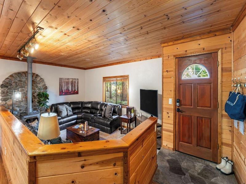 Whiskey Springs By Avantstay Classic Cabin Near  image