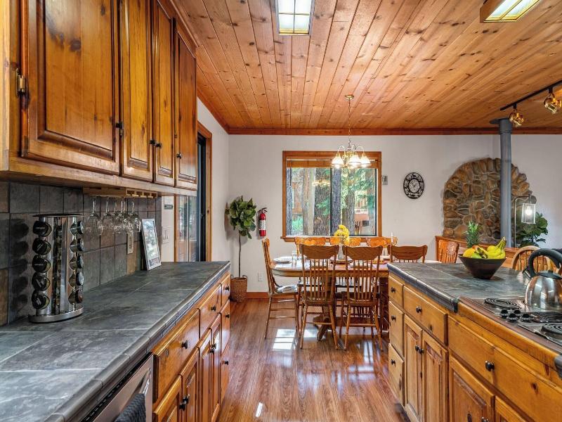 Whiskey Springs By Avantstay Classic Cabin Near  image