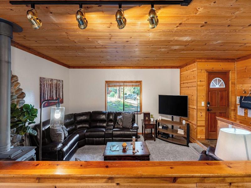 Whiskey Springs By Avantstay Classic Cabin Near  image
