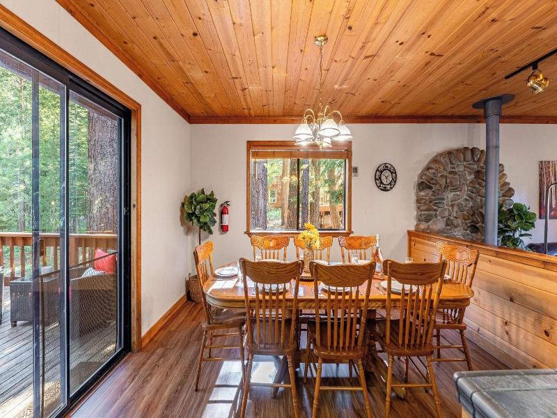 Whiskey Springs By Avantstay Classic Cabin Near  image