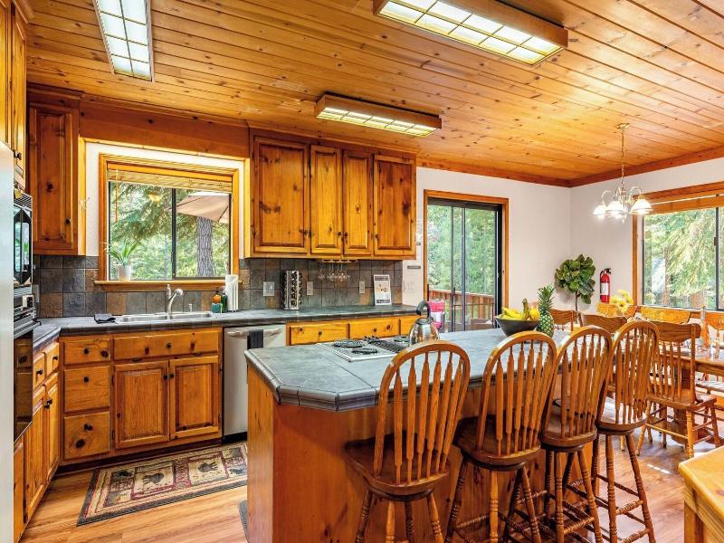 Whiskey Springs By Avantstay Classic Cabin Near  image