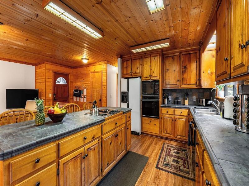 Whiskey Springs By Avantstay Classic Cabin Near  image