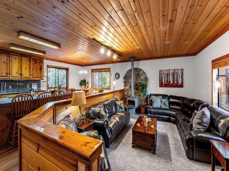 Whiskey Springs By Avantstay Classic Cabin Near  image