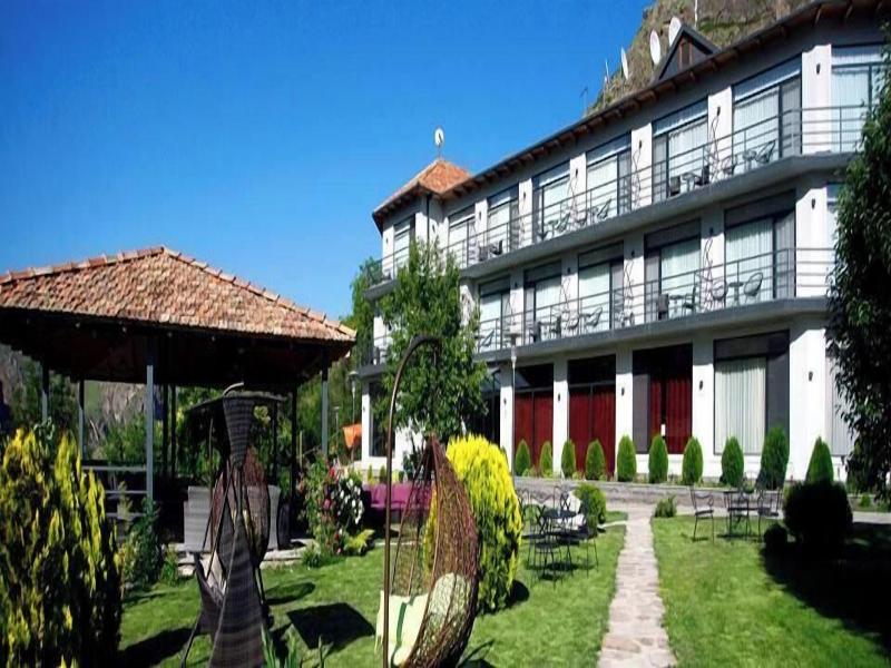 Vardzia Resort image