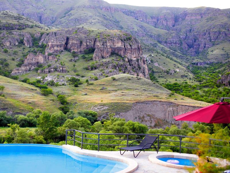 Vardzia Resort image