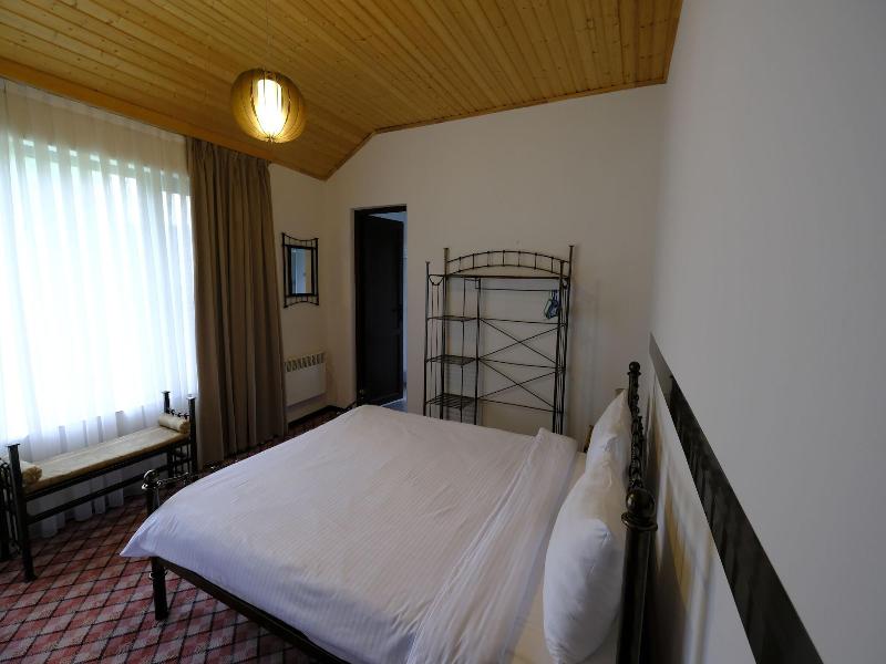 Vardzia Resort image