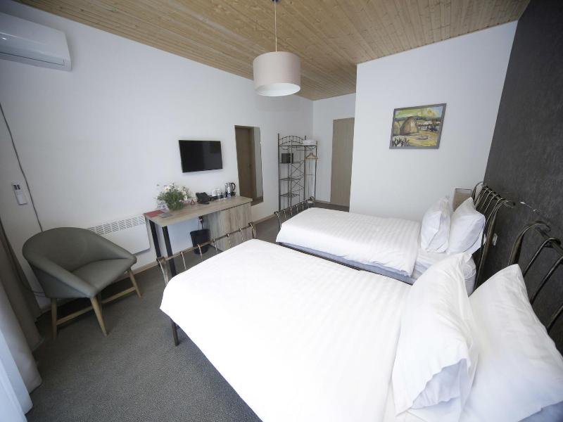 Vardzia Resort image