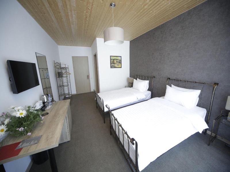 Vardzia Resort image