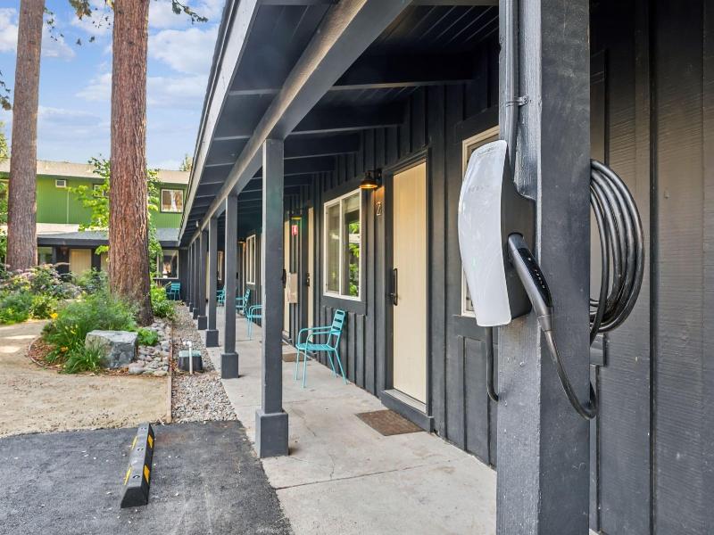 South Lake Chalet image