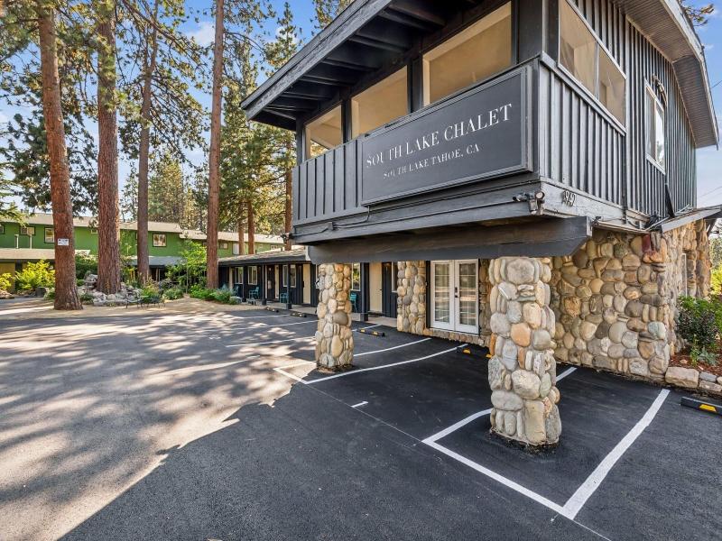 South Lake Chalet image