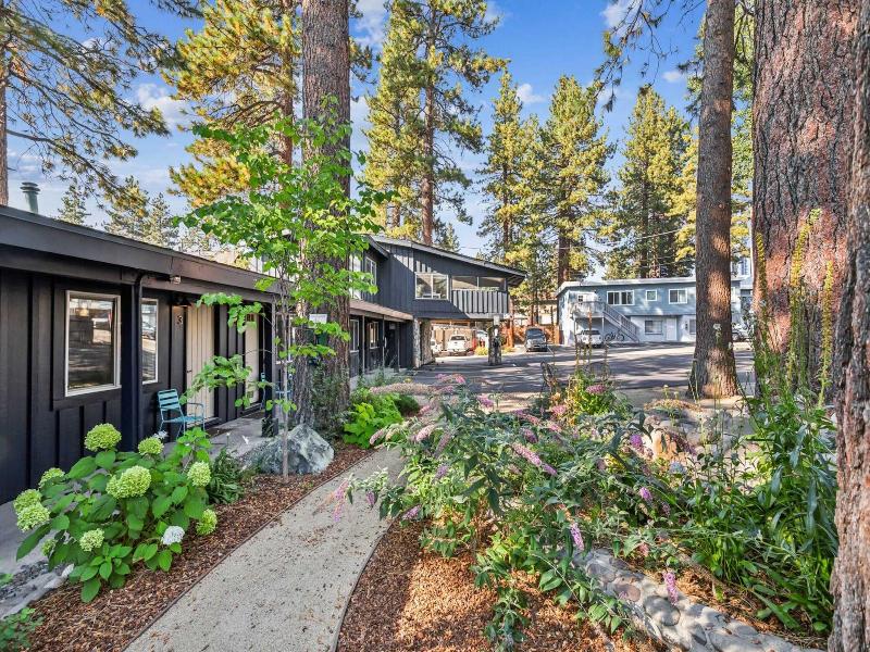 South Lake Chalet image