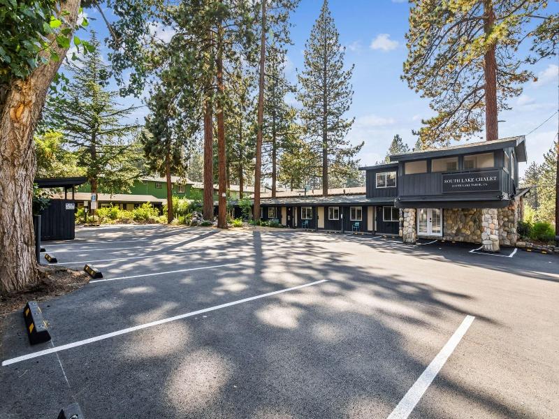 South Lake Chalet image