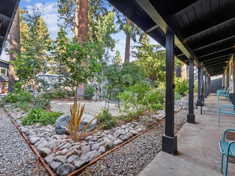 South Lake Chalet image