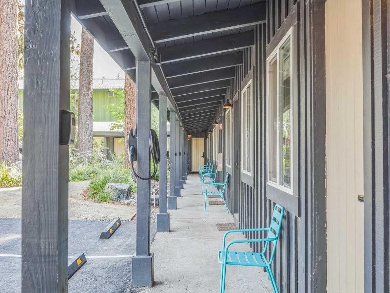 South Lake Chalet image