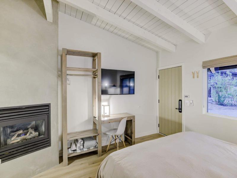 South Lake Chalet image