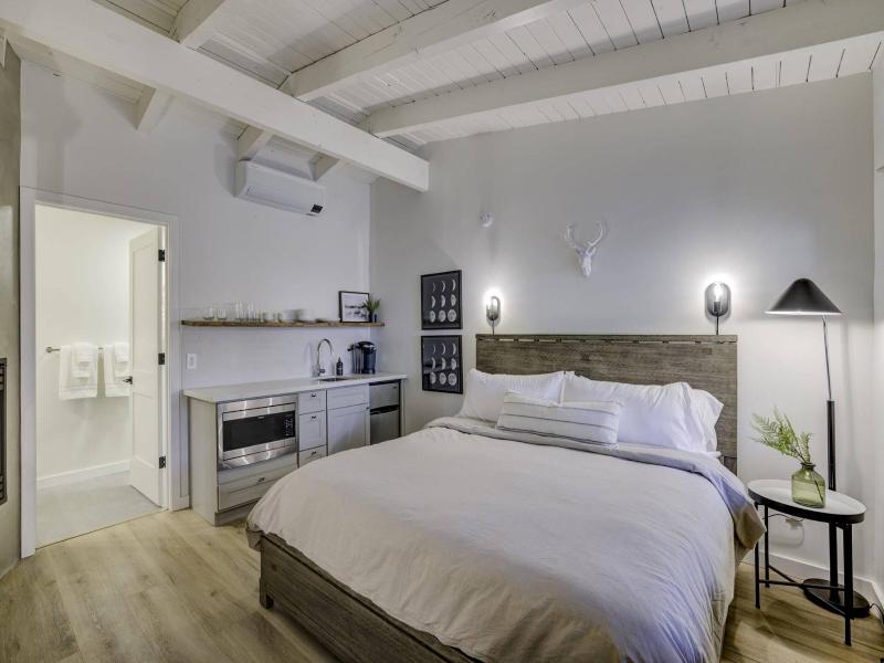 South Lake Chalet image