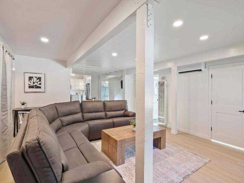 South Lake Chalet image