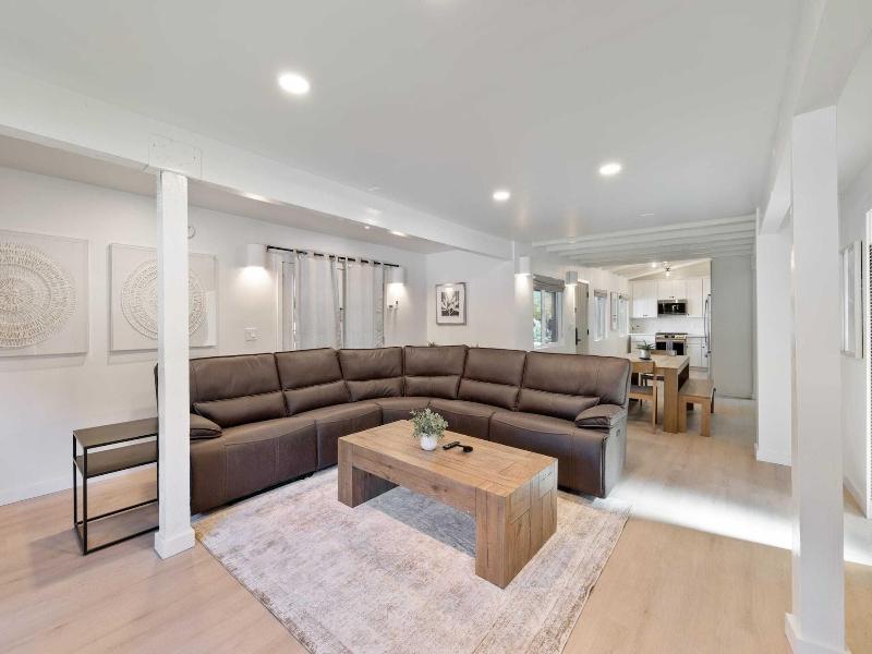 South Lake Chalet image
